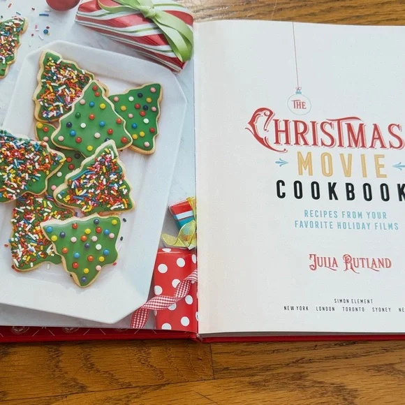 The Christmas Movie Cookbook by Julia Rutland - Red Cover NEW - Picture 3 of 8